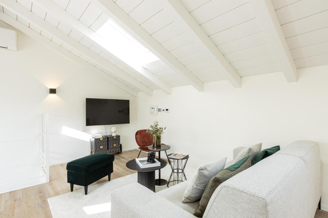 *Villa Olivo*With Private Terrace & Jacuzzi + 3Bedrooms Milan Exterior photo