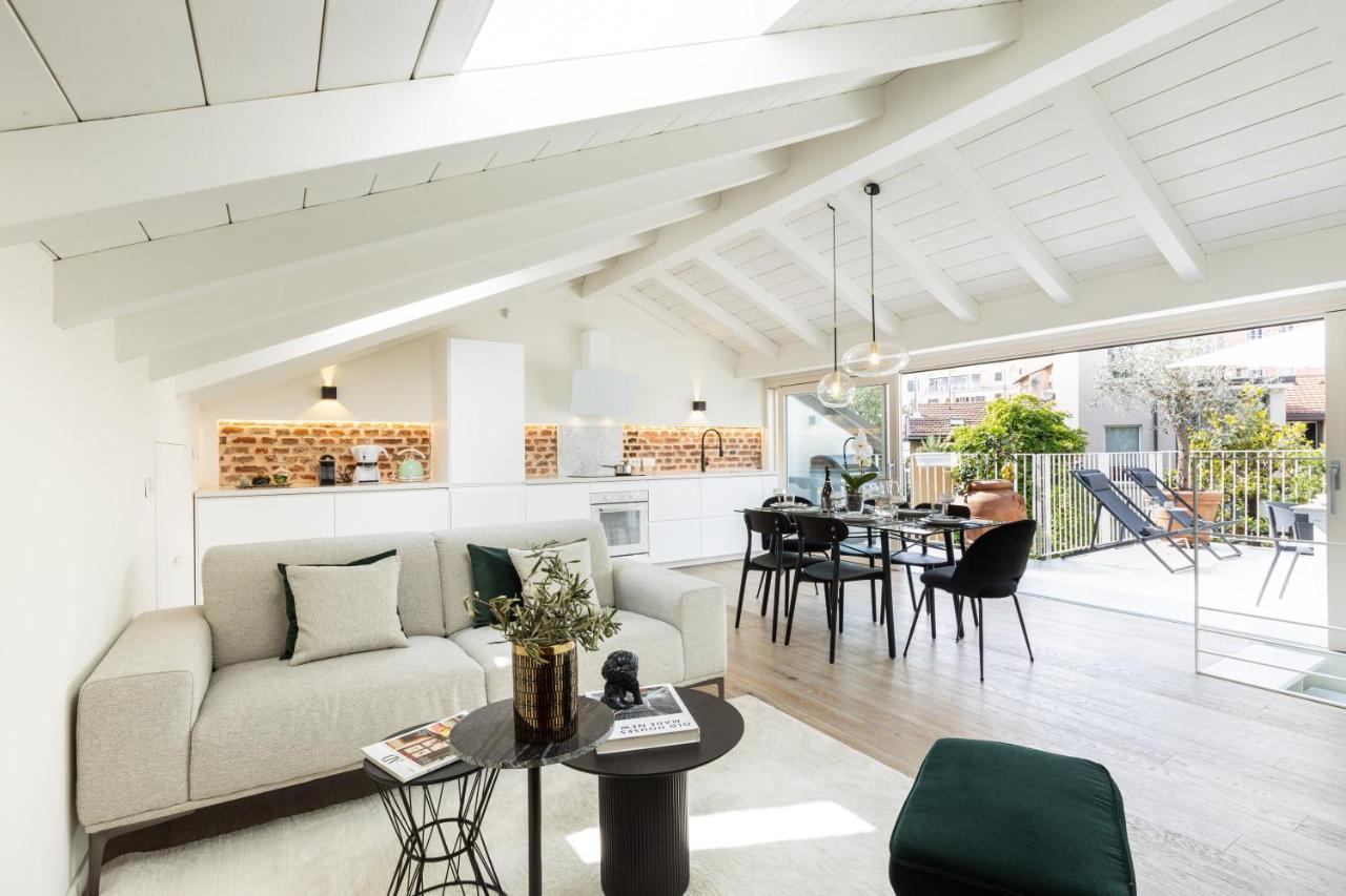 *Villa Olivo*With Private Terrace & Jacuzzi + 3Bedrooms Milan Exterior photo