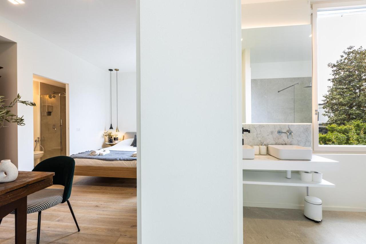 *Villa Olivo*With Private Terrace & Jacuzzi + 3Bedrooms Milan Exterior photo